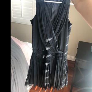 Black matty m short v neck dress